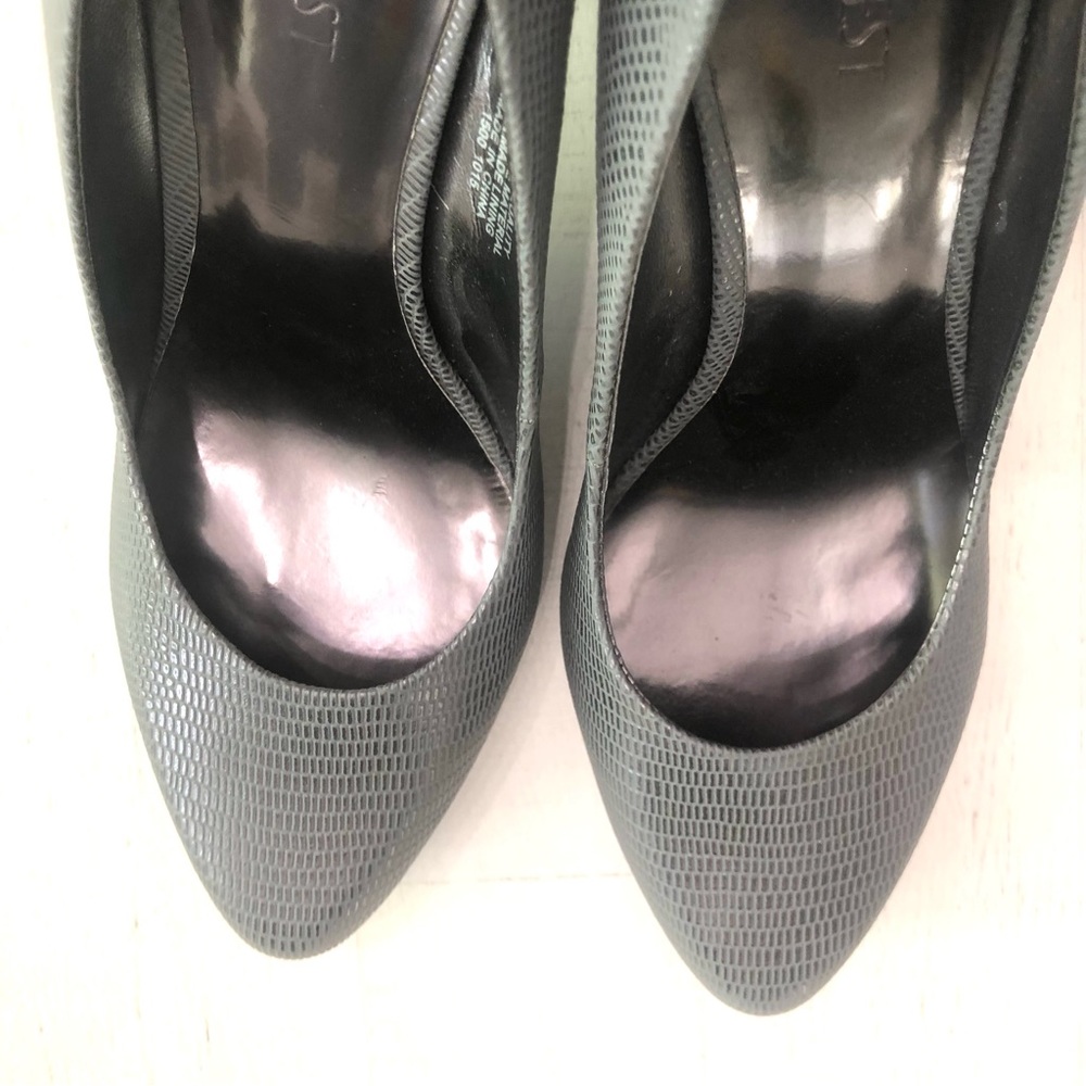Nine West Rochao  Grey Heels Sz 9M - Picture 11 of 12